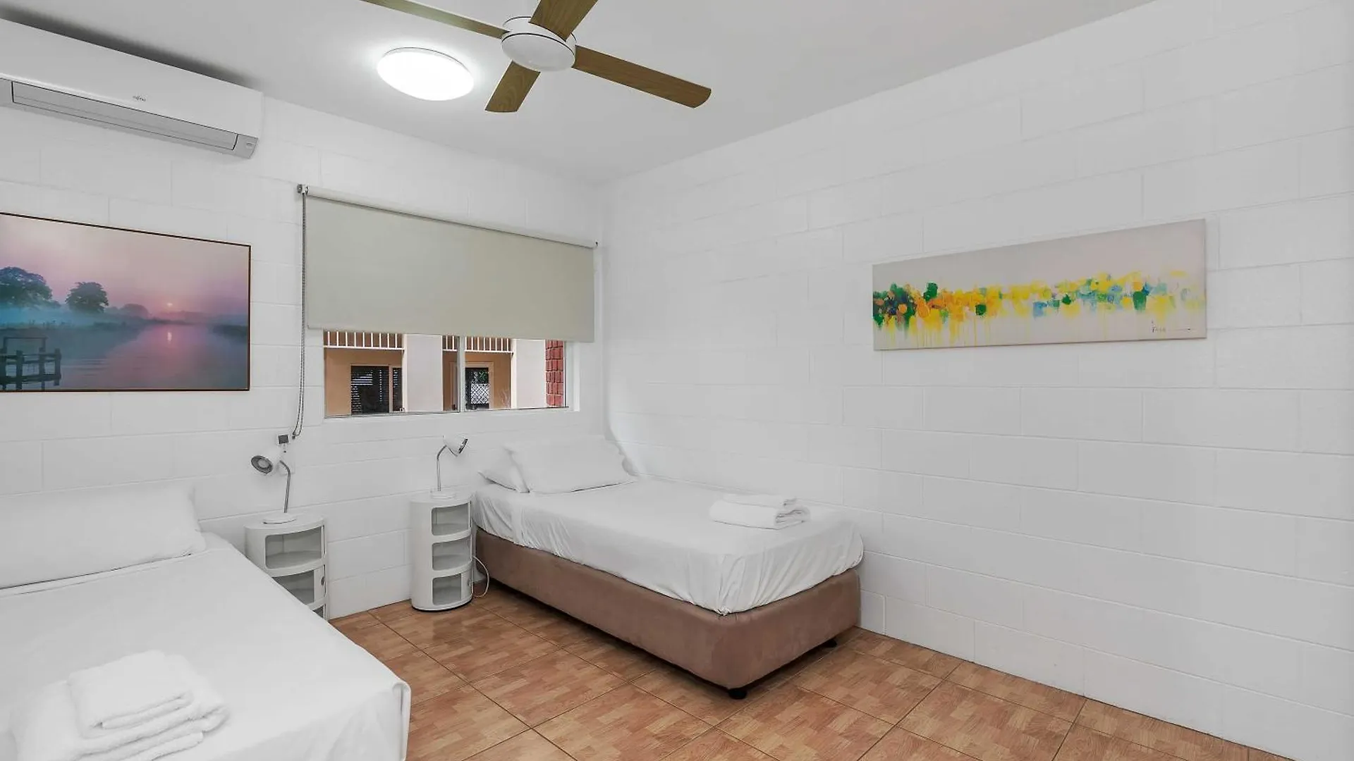 Sand Cay Beachfront Apartment 1 - 2 Bedrooms 크립톤비치